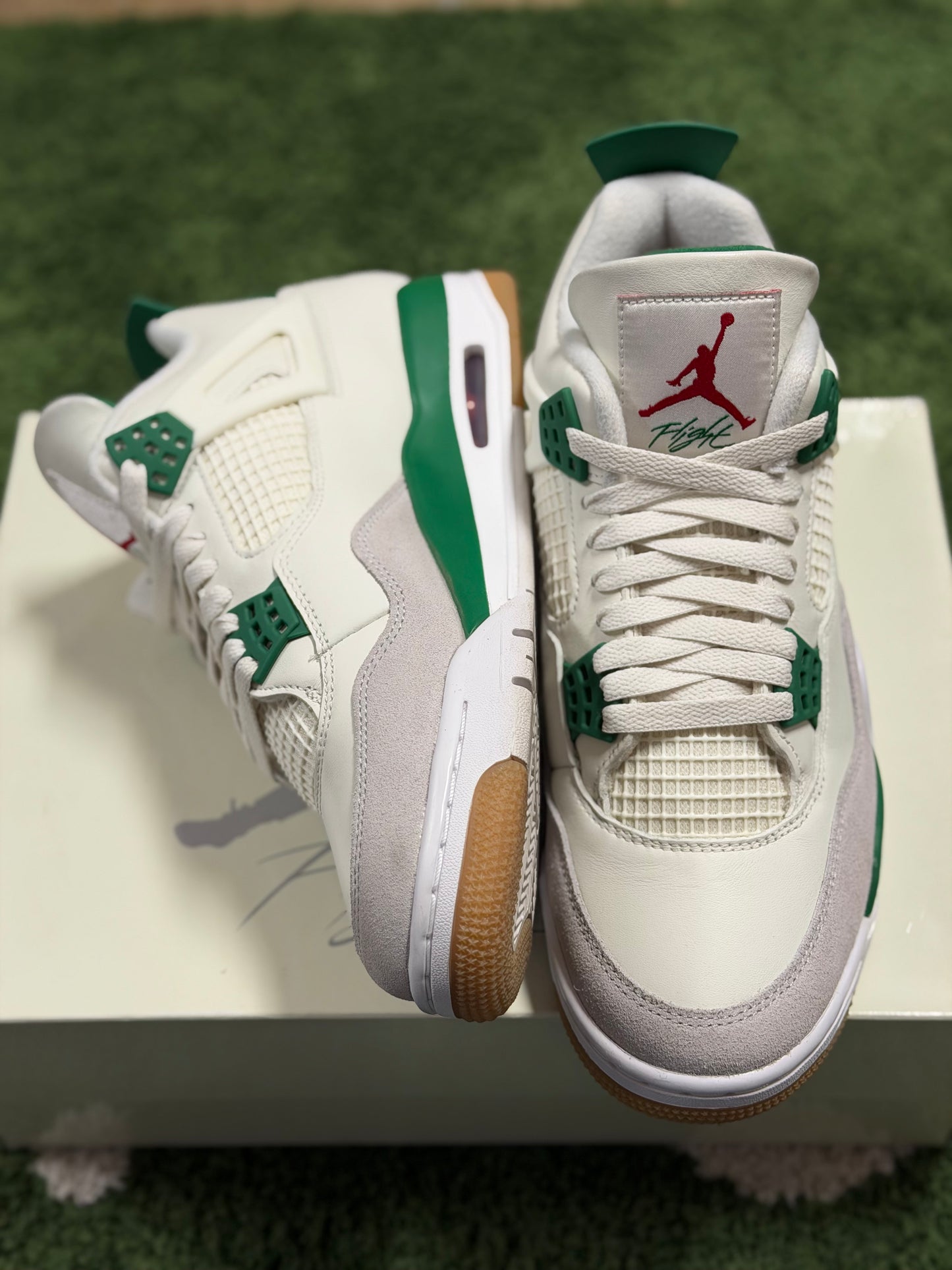 Jordan 4 Retro SB Pine Green