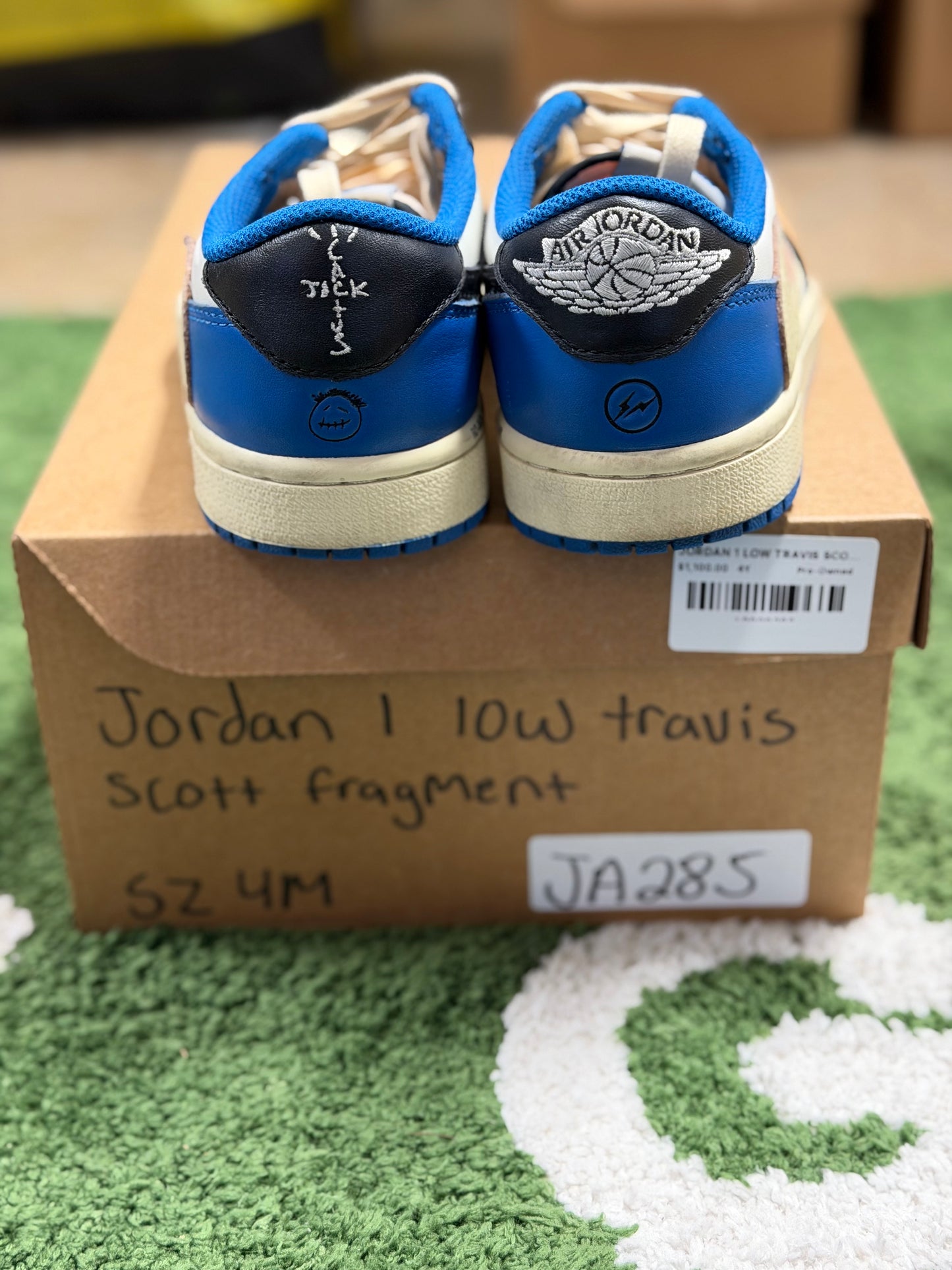 JORDAN 1 LOW TRAVIS SCOTT FRAGMENT