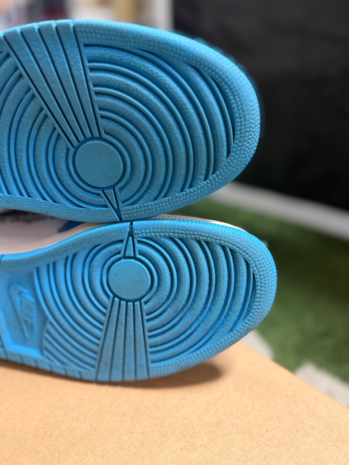 Jordan 1 Retro High Off-White University Blue
