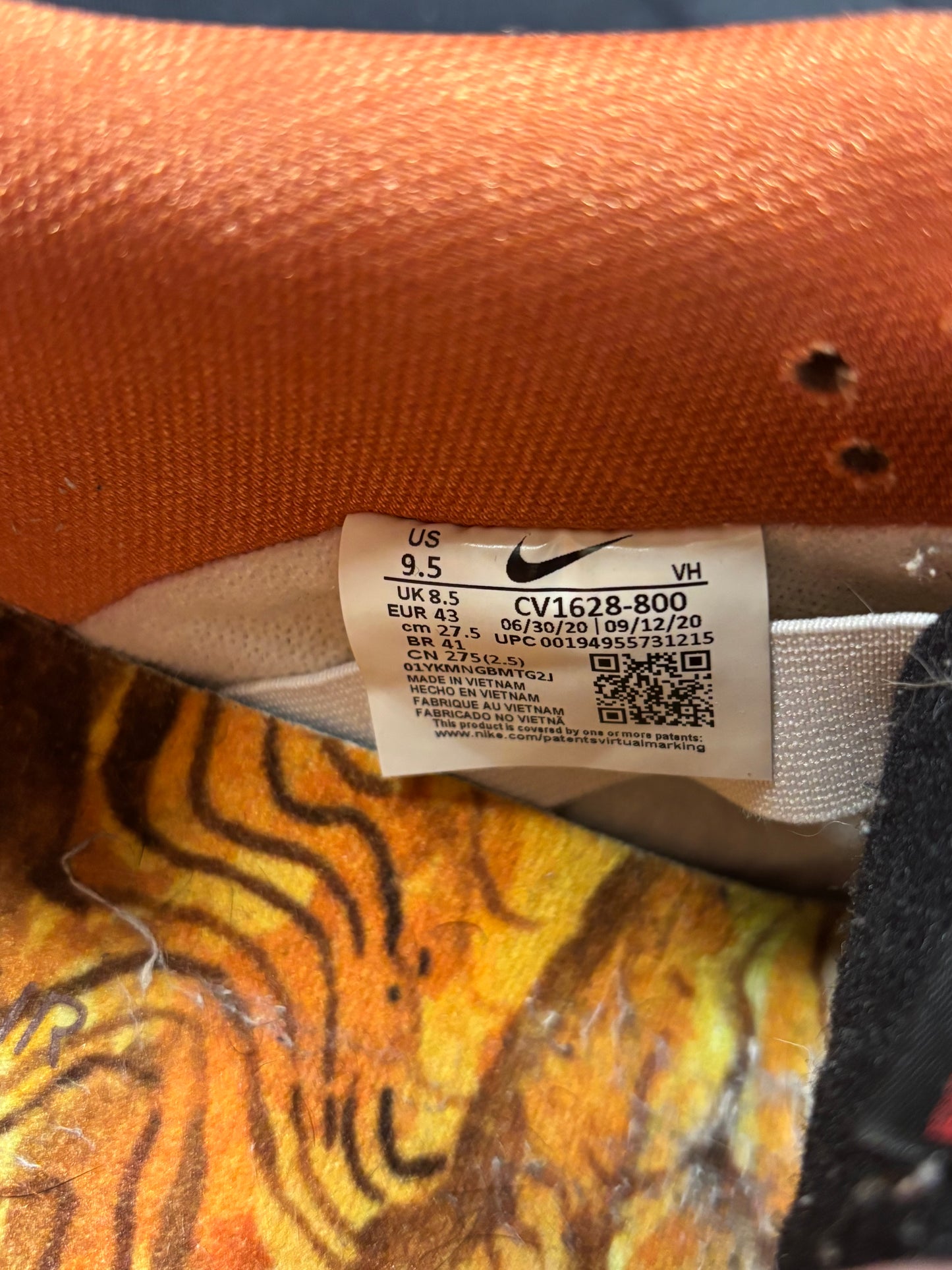 Nike SB Dunk Low Street Hawker (2021)