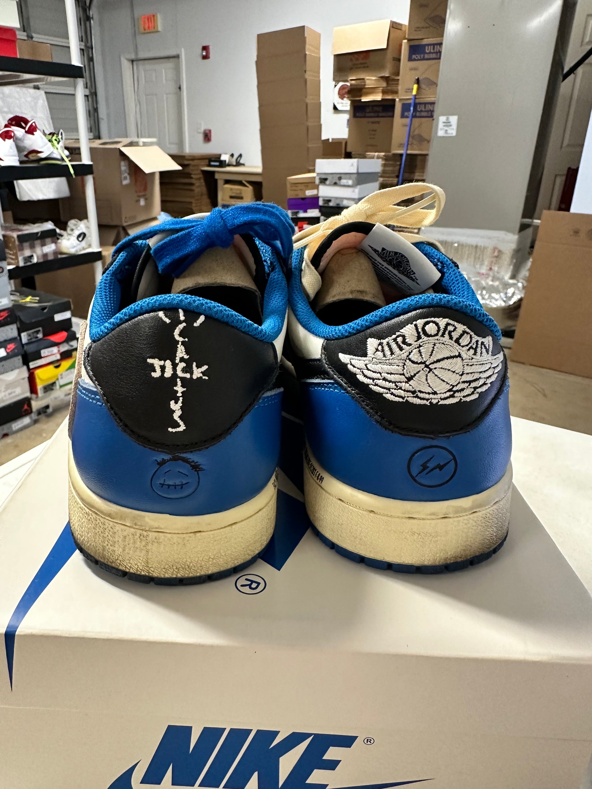 JORDAN 1 LOW TRAVIS SCOTT FRAGMENT