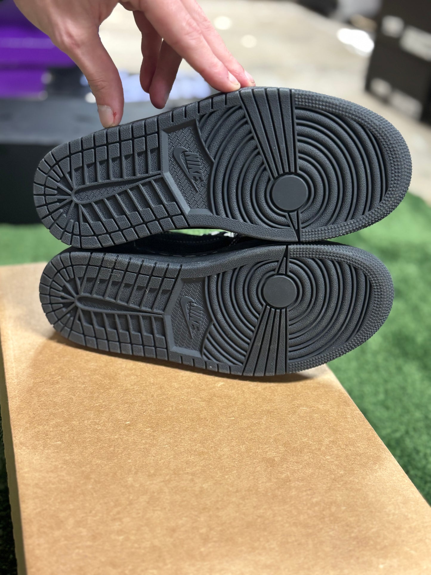 JORDAN 1 LOW TRAVIS SCOTT PHANTOM